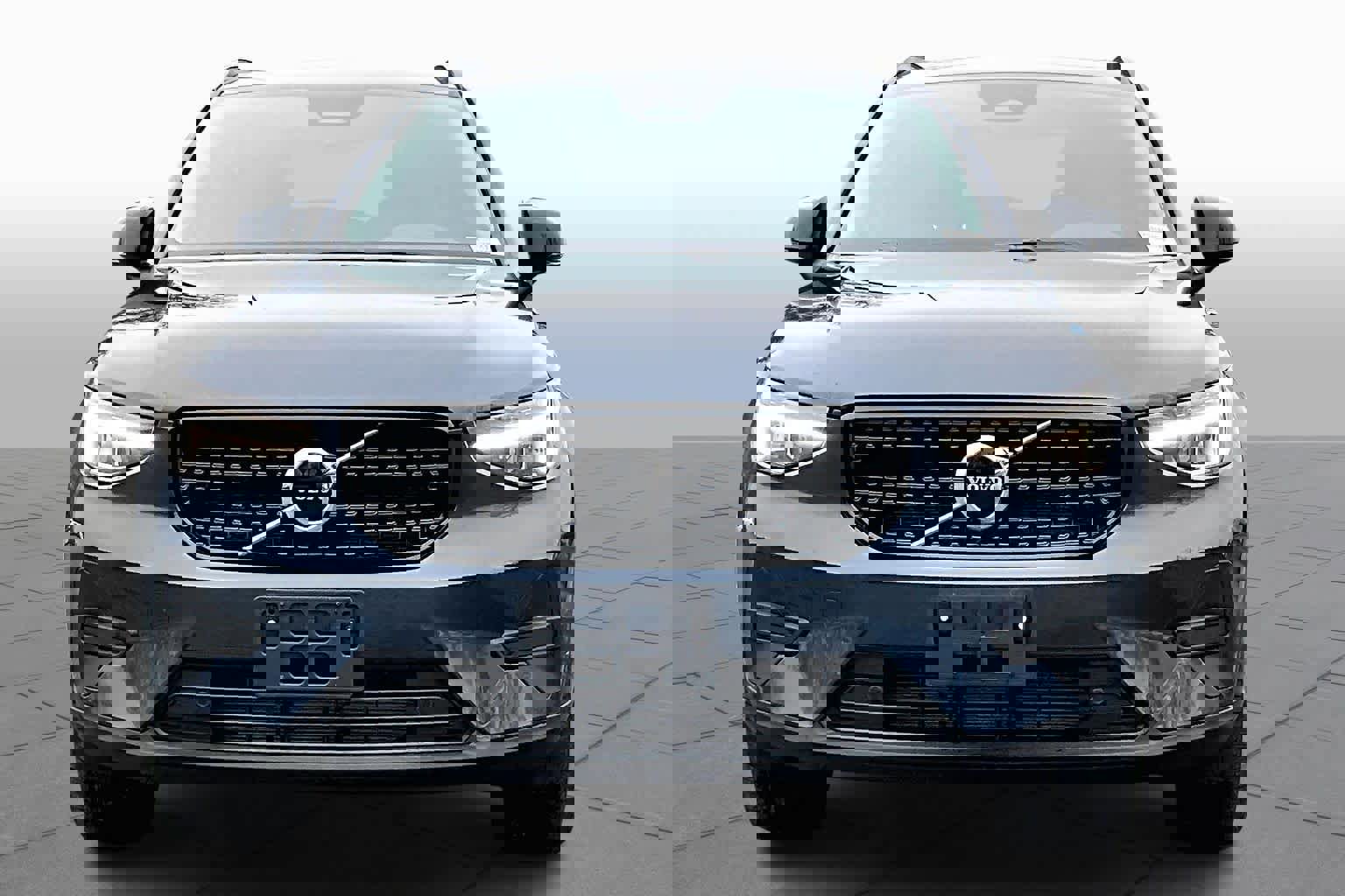 Used 2026 Volvo XC40 B5 Core w/ Climate Package image 4