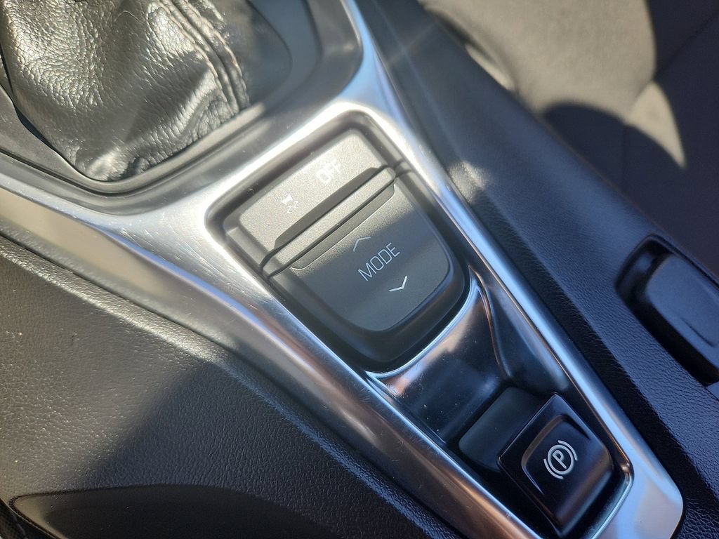 Used 2020 Chevrolet Camaro LT RWD image 16