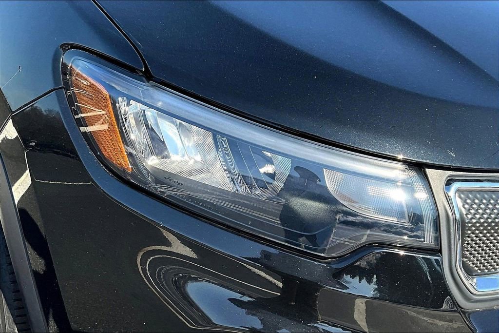 Used 2022 Jeep Compass Latitude image 32