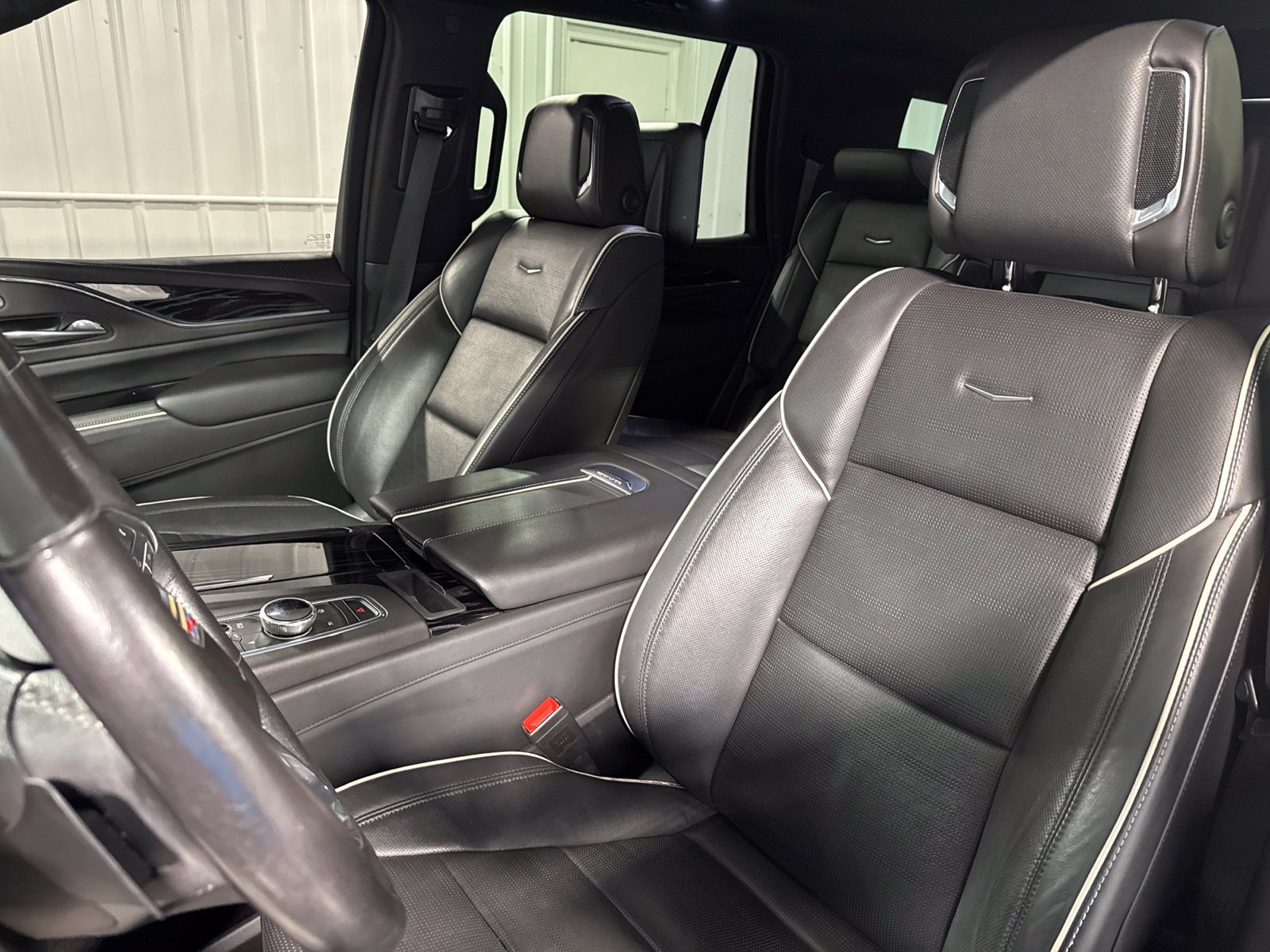 Used 2021 Cadillac Escalade Sport w/ Driver Assist Tech Package AWD/4WD image 32