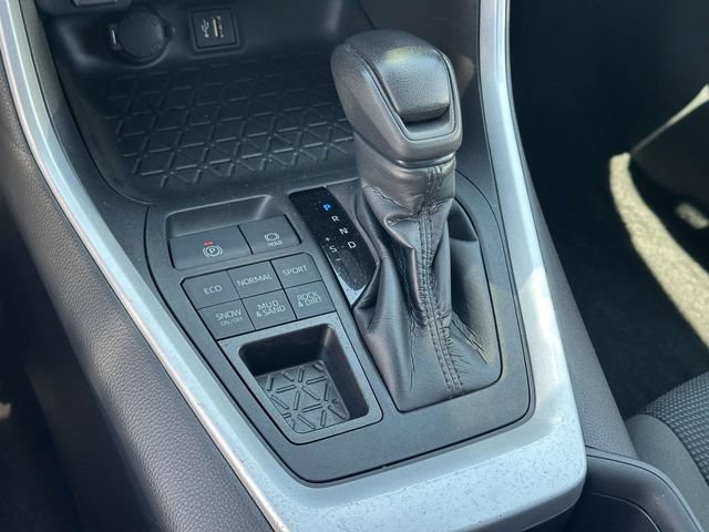 Used 2023 Toyota RAV4 LE AWD/4WD image 36