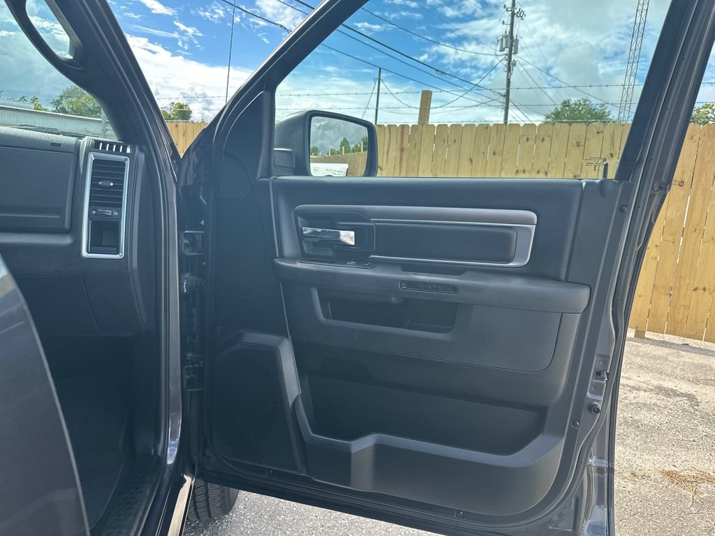 Used 2024 RAM 1500 Warlock AWD/4WD image 17