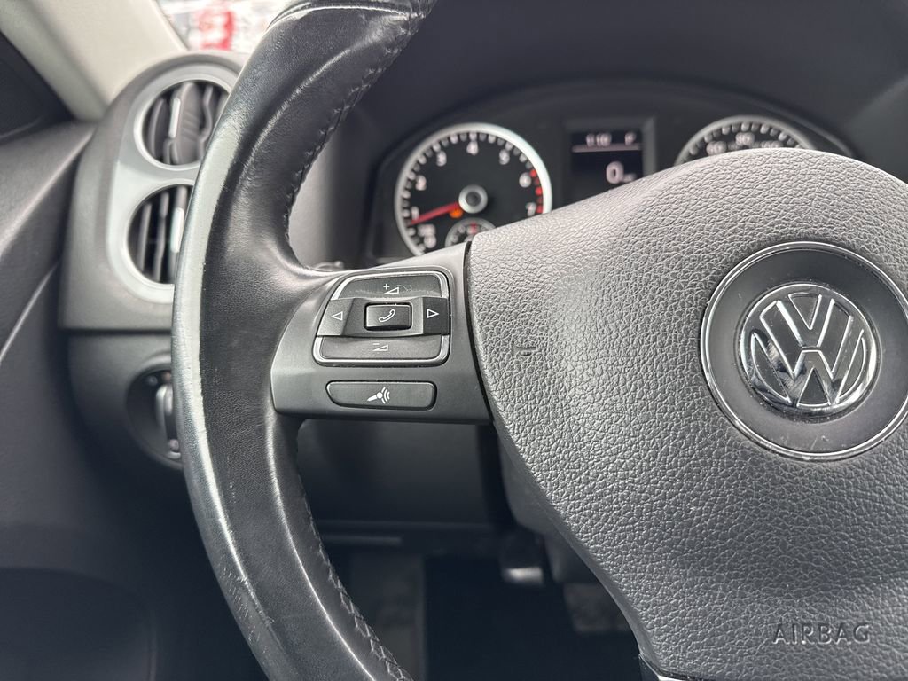 Used 2017 Volkswagen Tiguan S image 18