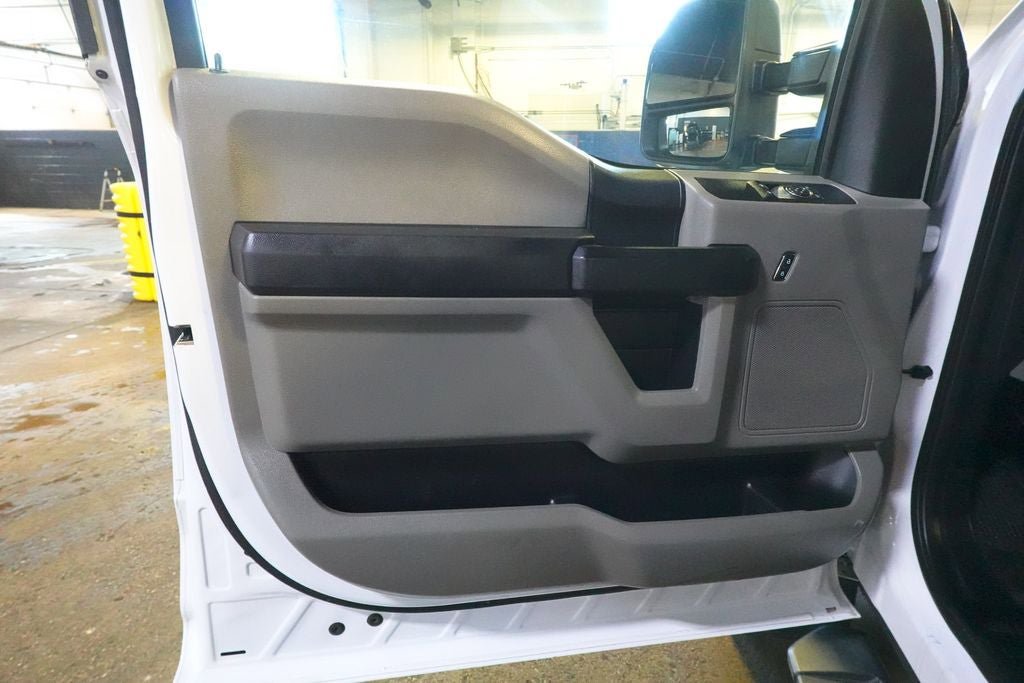 Used 2019 Ford F550 4x4 Regular Cab Super Duty image 11