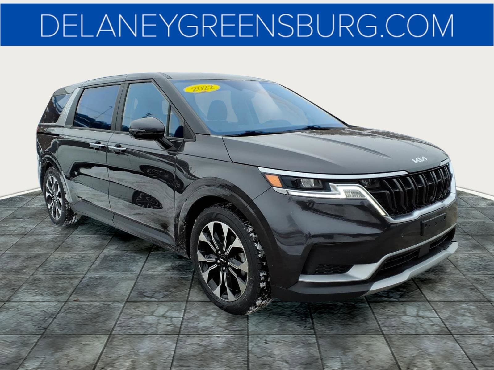 Used 2022 Kia Carnival EX image 1