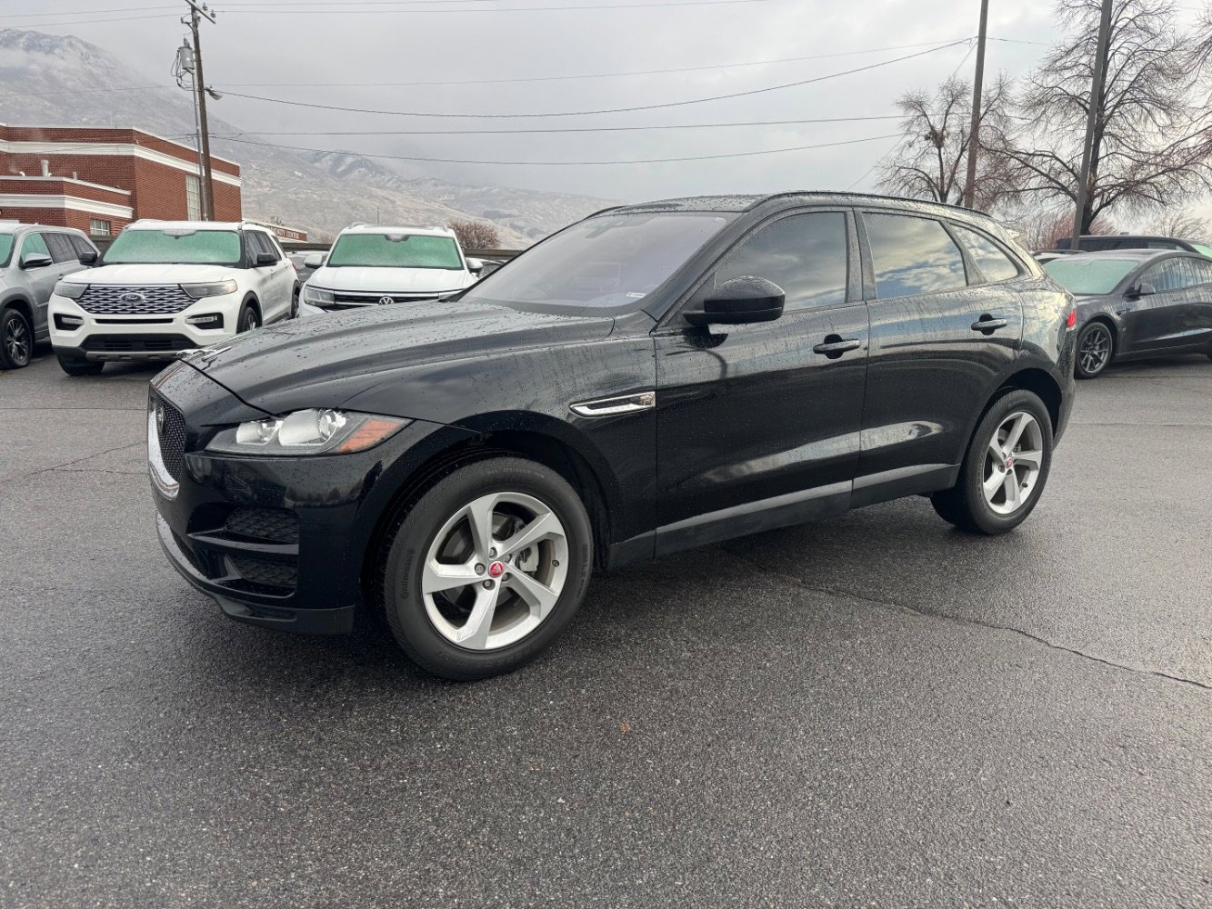 Used 2018 Jaguar F-PACE Premium image 1
