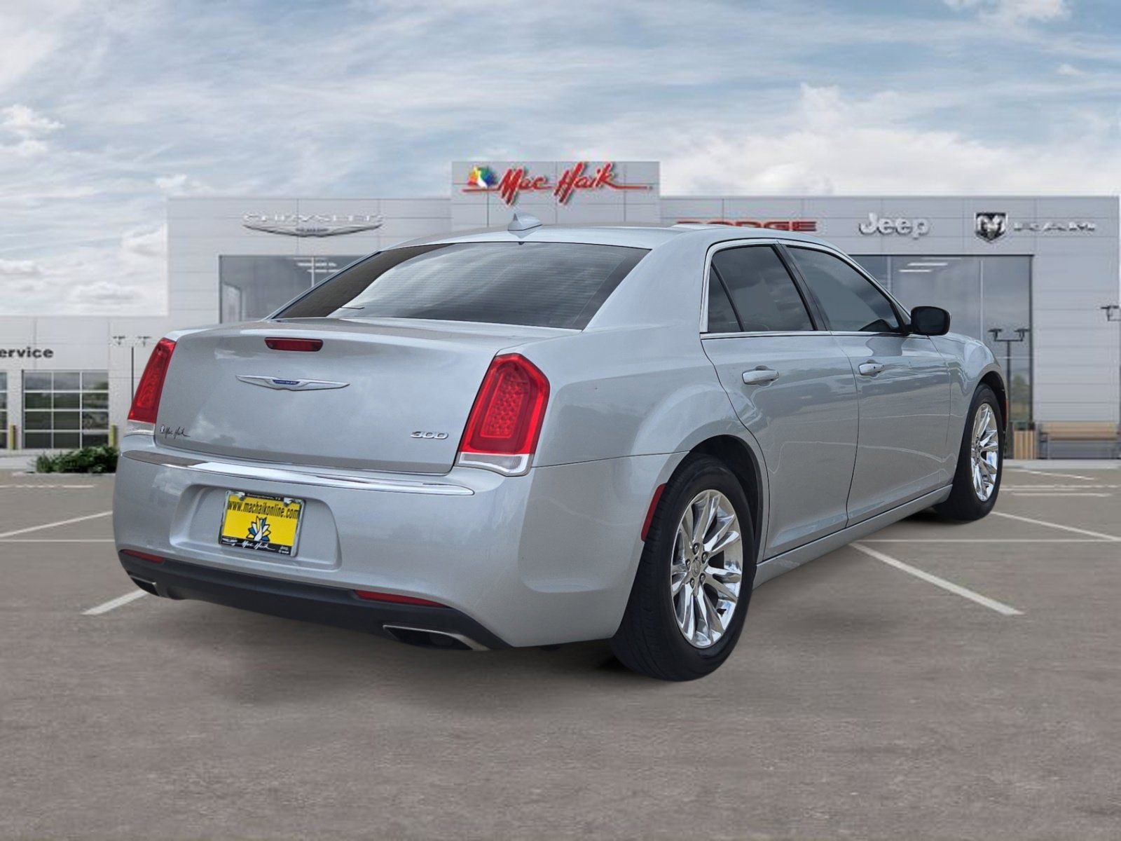 Used 2020 Chrysler 300 Touring w/ Driver Convenience Group image 5