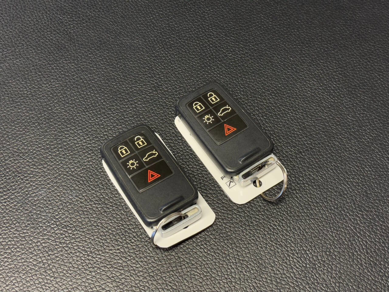 Used 2010 Volvo XC70 3.2 image 36