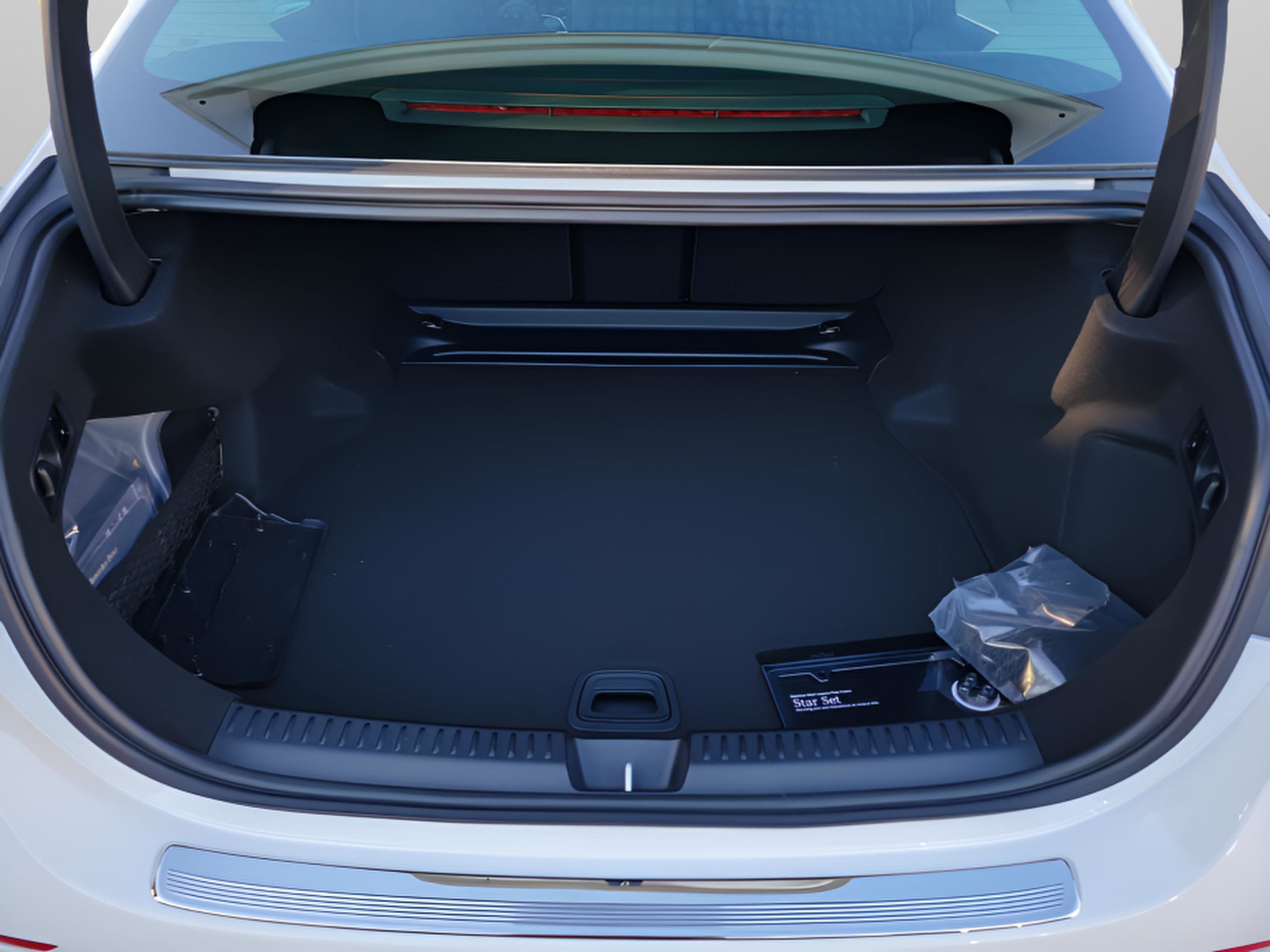 New 2026 Mercedes-Benz E 350 Sedan image 8