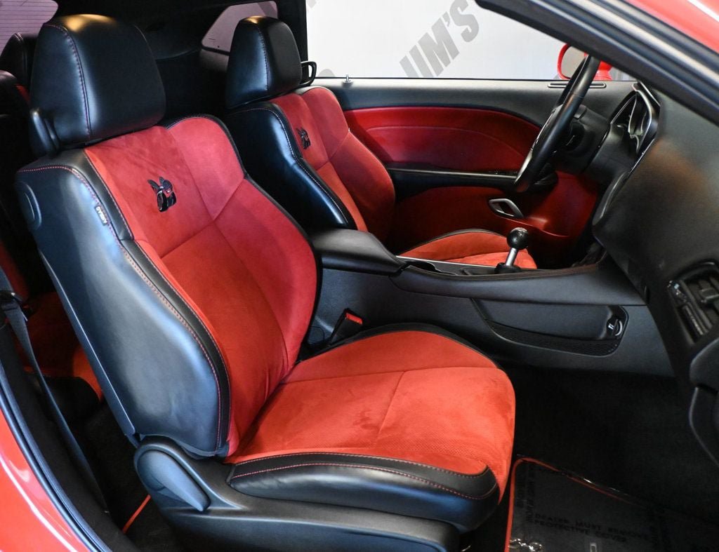 Used 2015 Dodge Challenger R/T Scat Pack w/ Leather Interior Group RWD image 20