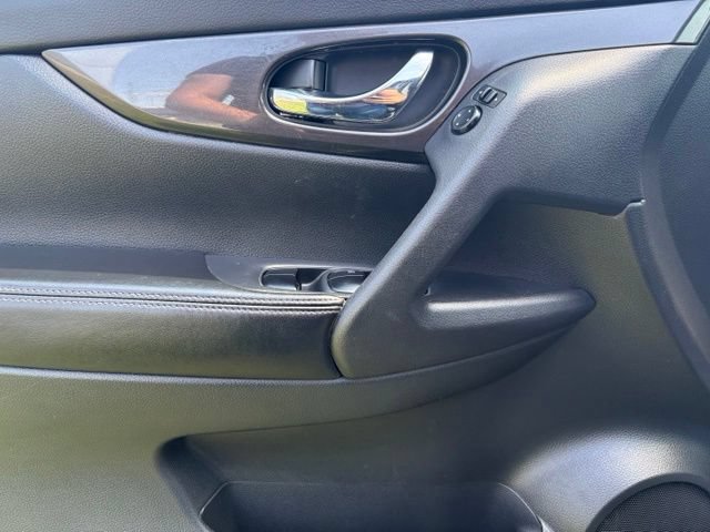 Used 2019 Nissan Rogue S AWD/4WD image 22