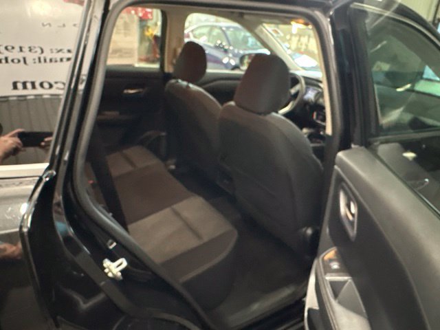 Used 2024 Nissan Rogue SV AWD/4WD image 16