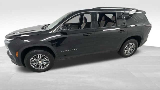 Used 2025 Chevrolet Traverse LT image 6
