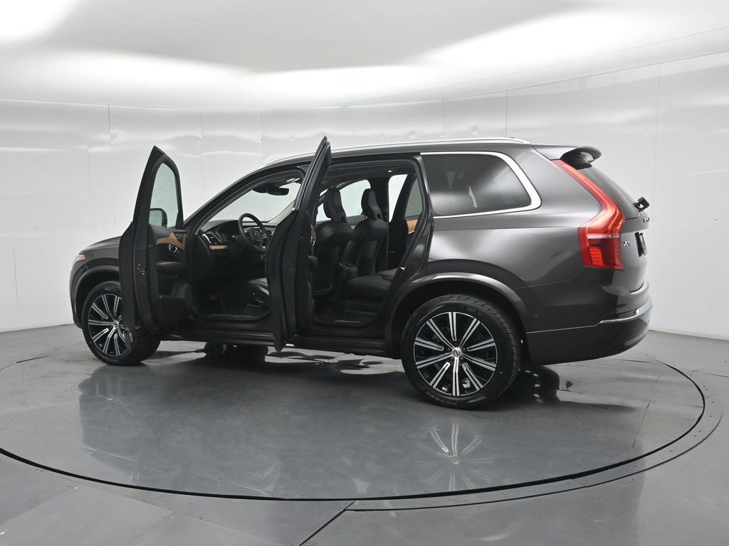 Used 2023 Volvo XC90 B6 Plus w/ Protection Package Premier AWD/4WD image 31