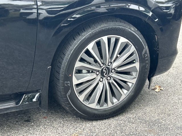 Certified 2026 INFINITI QX80 Luxe w/ Cargo Package AWD/4WD image 9