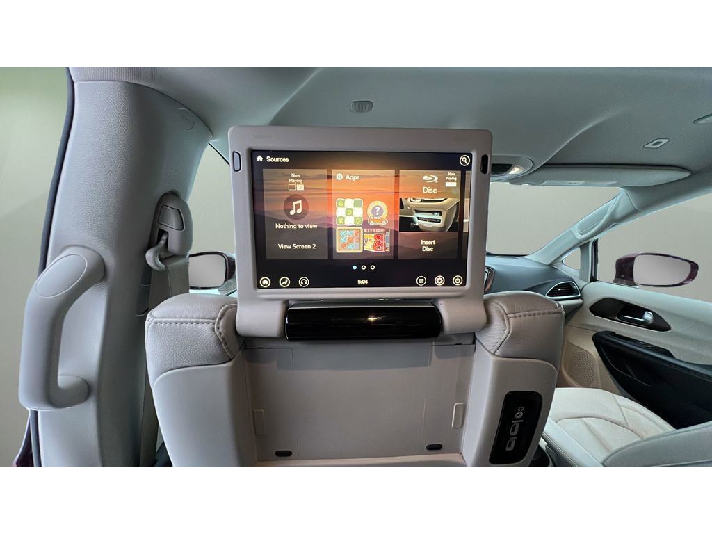 Used 2018 Chrysler Pacifica Touring-L Plus w/ Tire & Wheel Group image 34