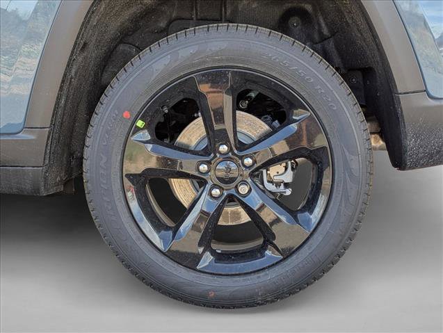 New 2026 Jeep Grand Cherokee Limited w/ Limited Altitude Package image 9