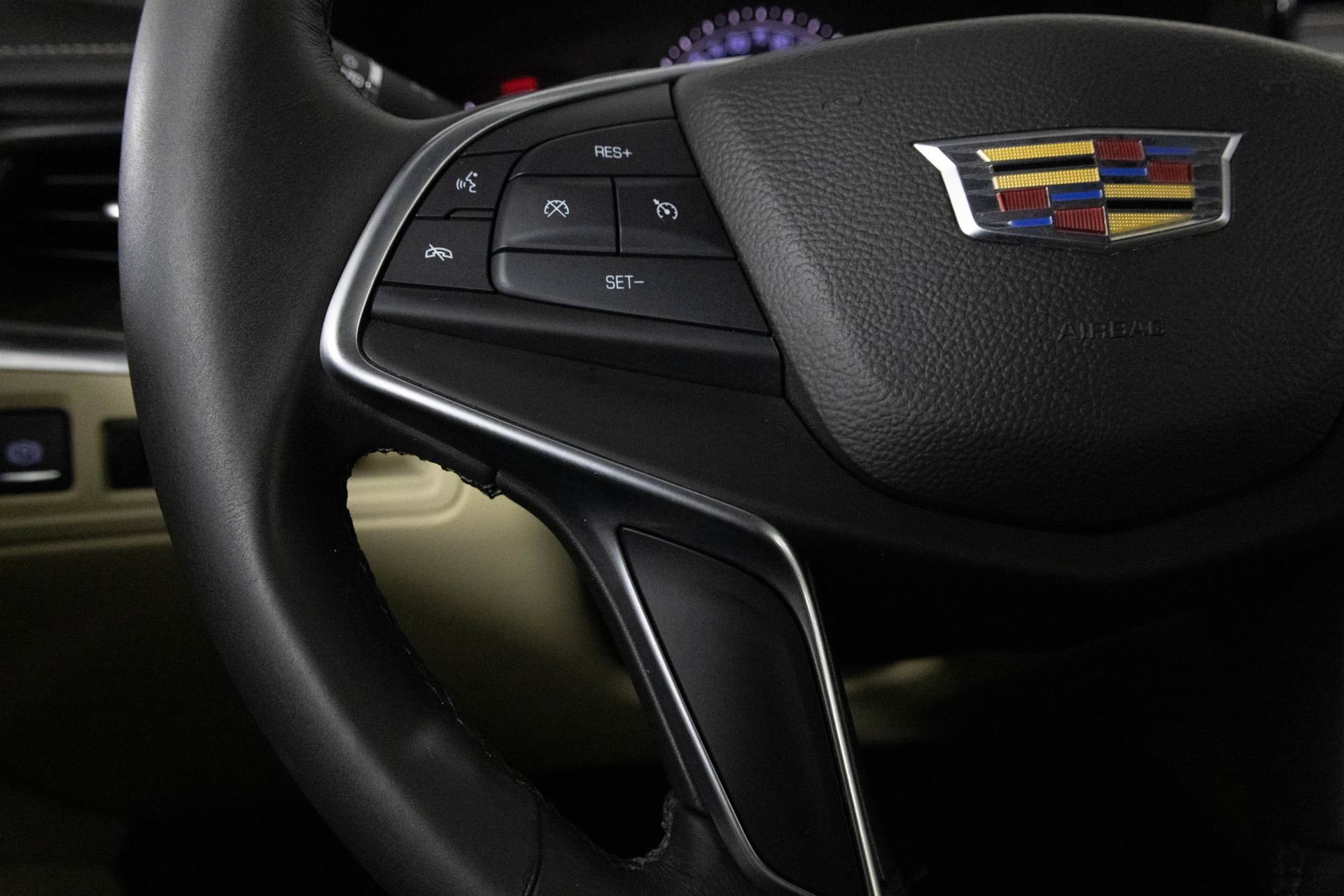 Used 2017 Cadillac XT5 FWD image 28