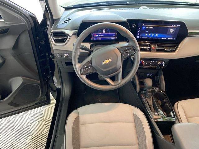 Used 2025 Chevrolet TrailBlazer LT AWD/4WD image 33