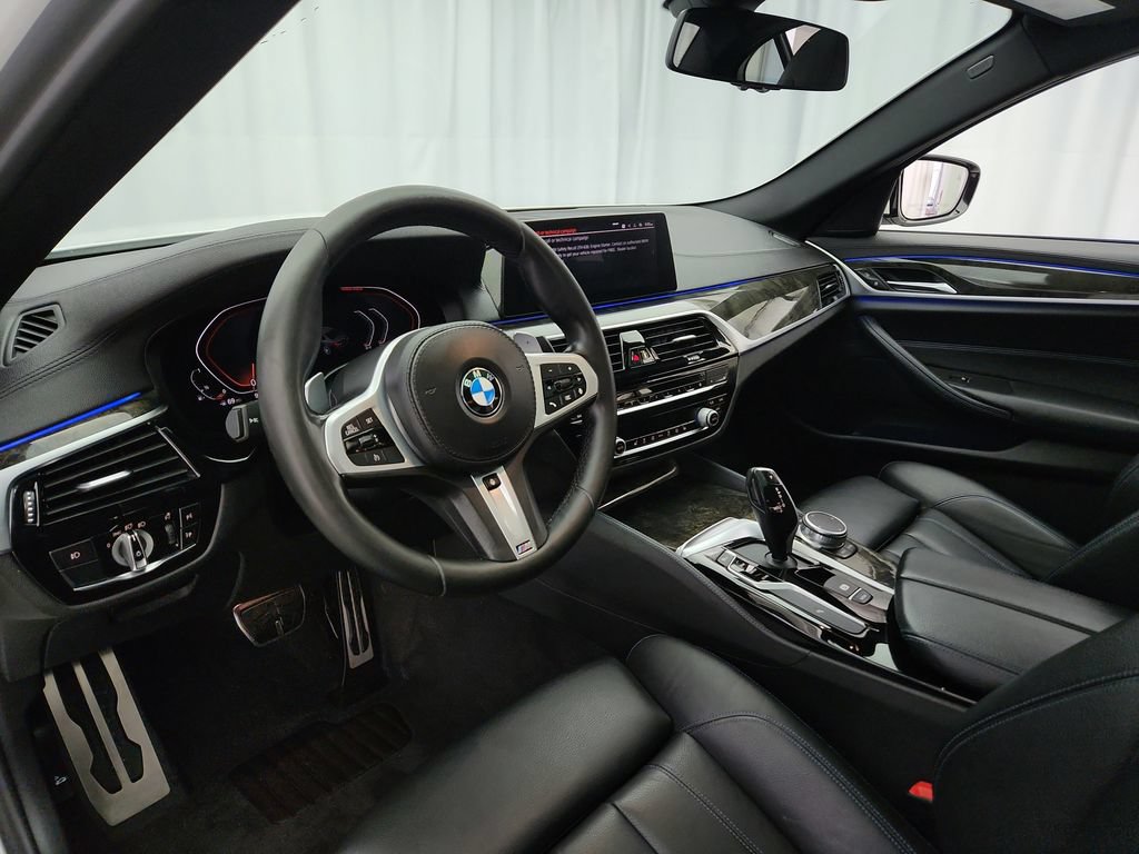 Used 2020 BMW 530i xDrive w/ M Sport Package AWD/4WD image 10