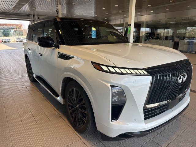 Used 2025 INFINITI QX80 Autograph image 3