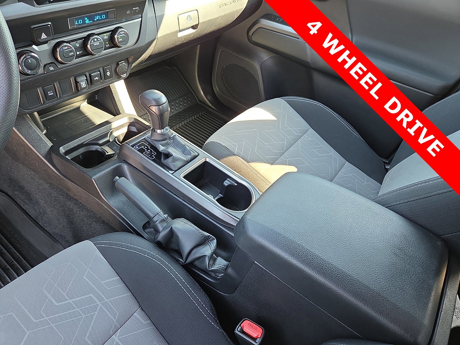 Used 2023 Toyota Tacoma TRD Sport AWD/4WD image 25