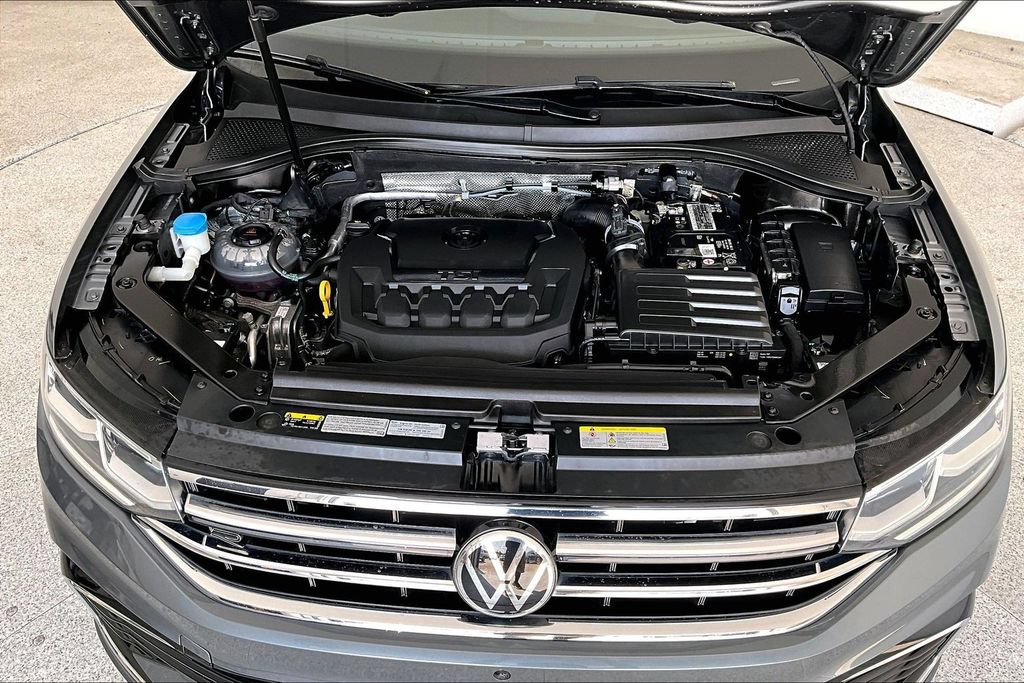 Used 2022 Volkswagen Tiguan SEL R-Line AWD/4WD image 11