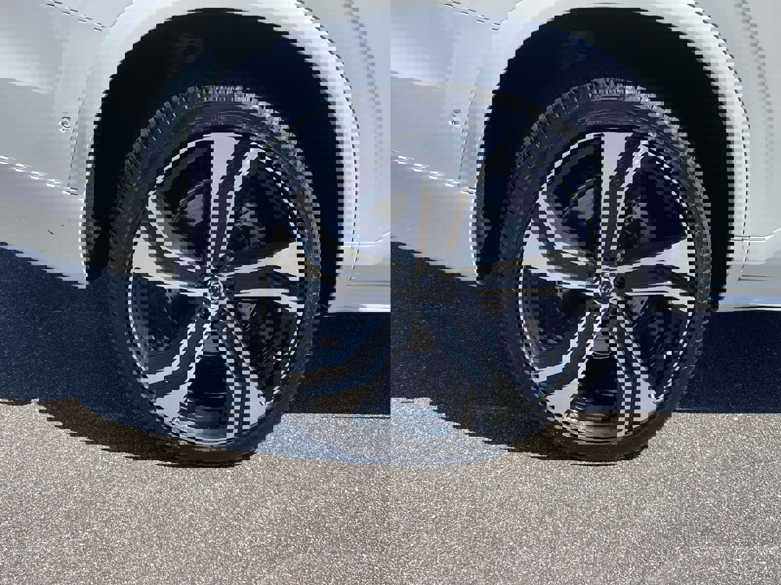 Certified 2024 Volvo XC90 B6 Ultimate w/ Lounge Package image 7