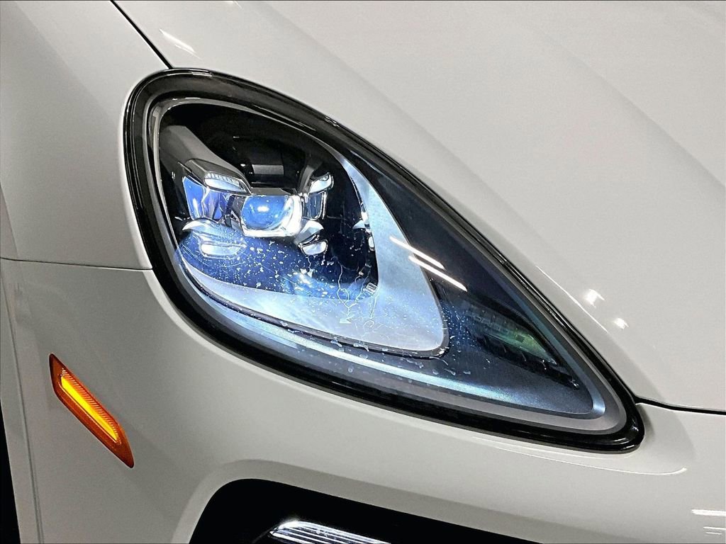 Certified 2023 Porsche Cayenne Platinum Edition image 30