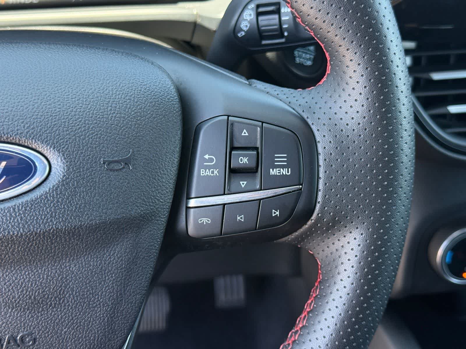 Used 2025 Ford Escape ST-Line Select AWD/4WD image 18