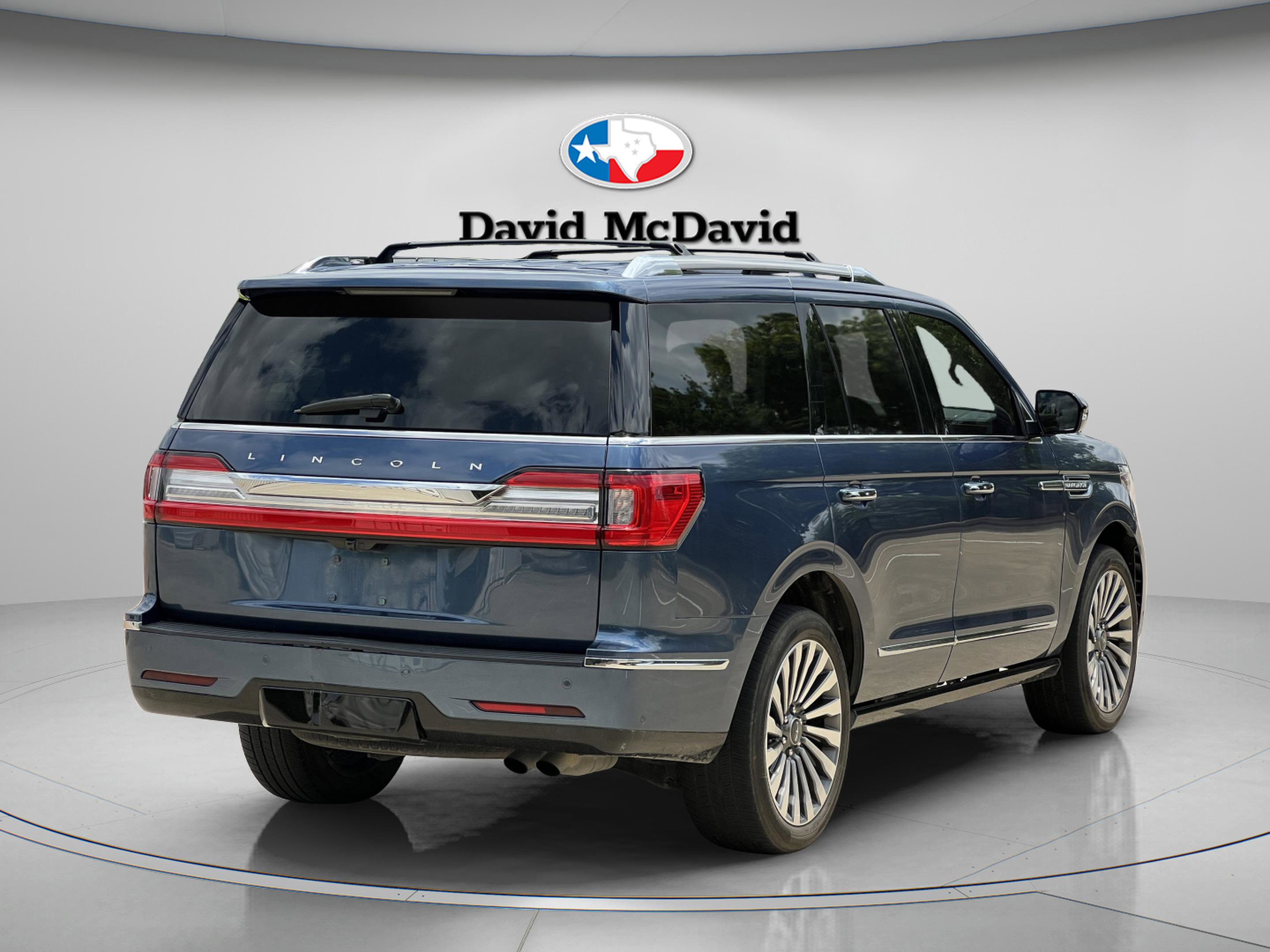Used 2019 Lincoln Navigator Reserve w/ Cargo Package AWD/4WD image 12