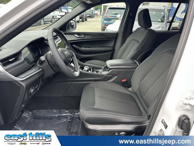 Certified 2025 Jeep Grand Cherokee Laredo X w/ Luxury Tech Group I AWD/4WD image 18