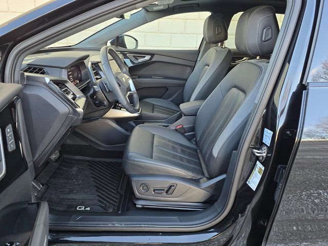 Used 2024 Audi Q4 e-tron Premium Plus image 14