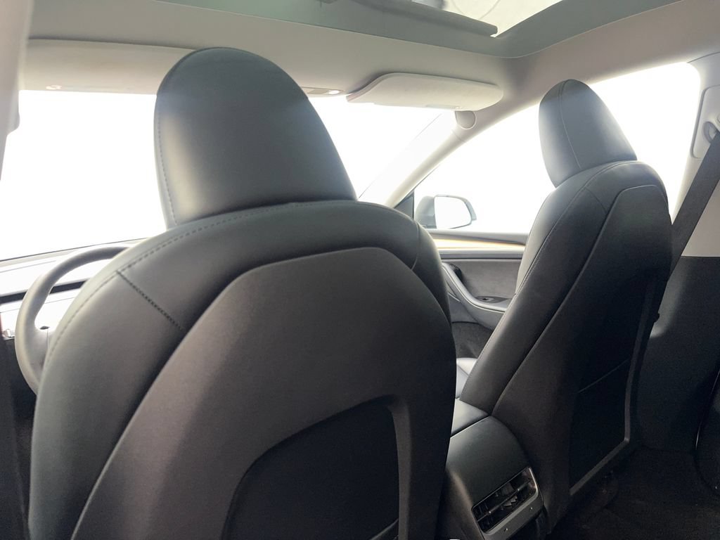 Used 2023 Tesla Model Y Long Range AWD/4WD image 33