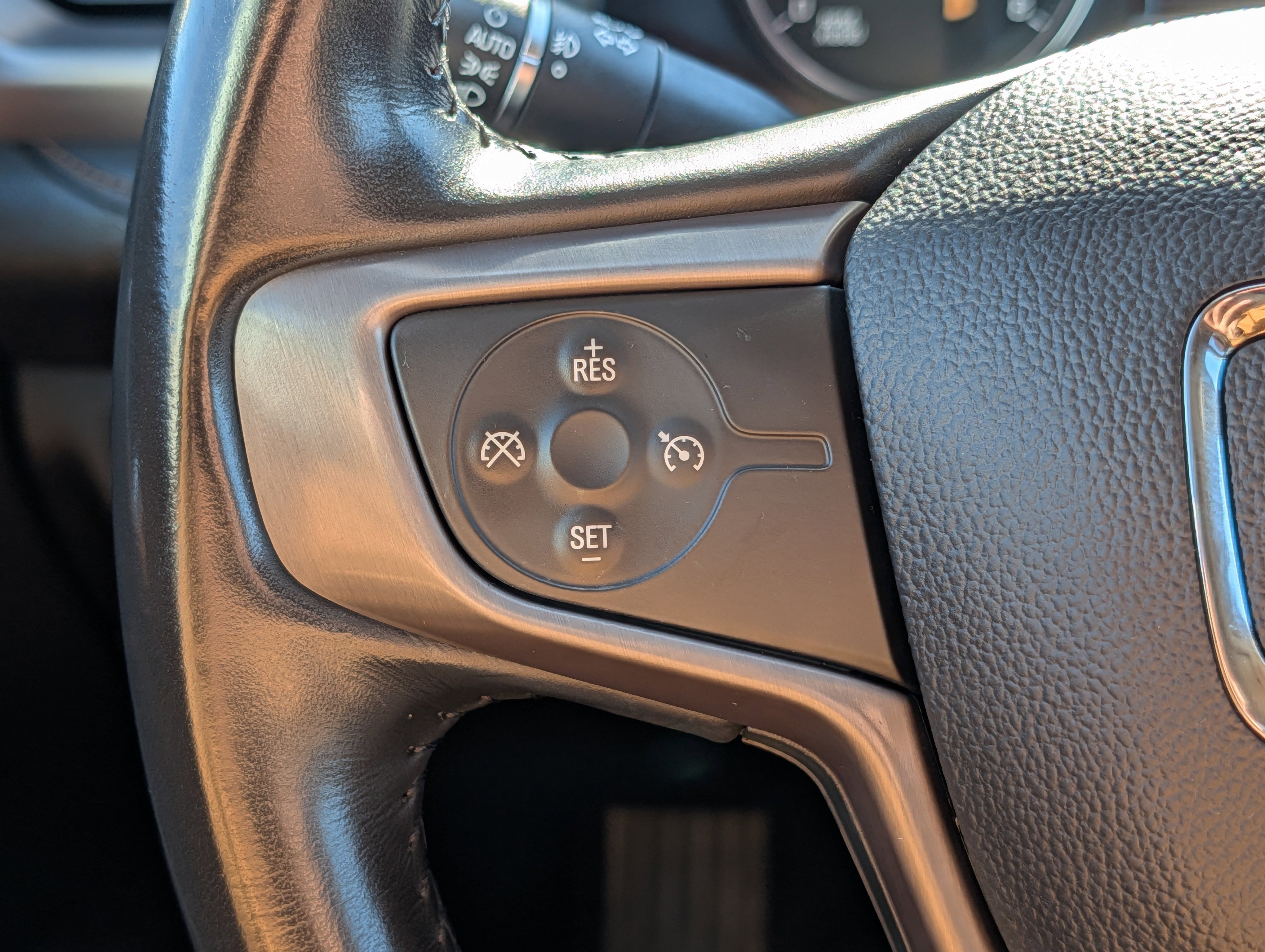 Used 2018 GMC Acadia SLT image 28