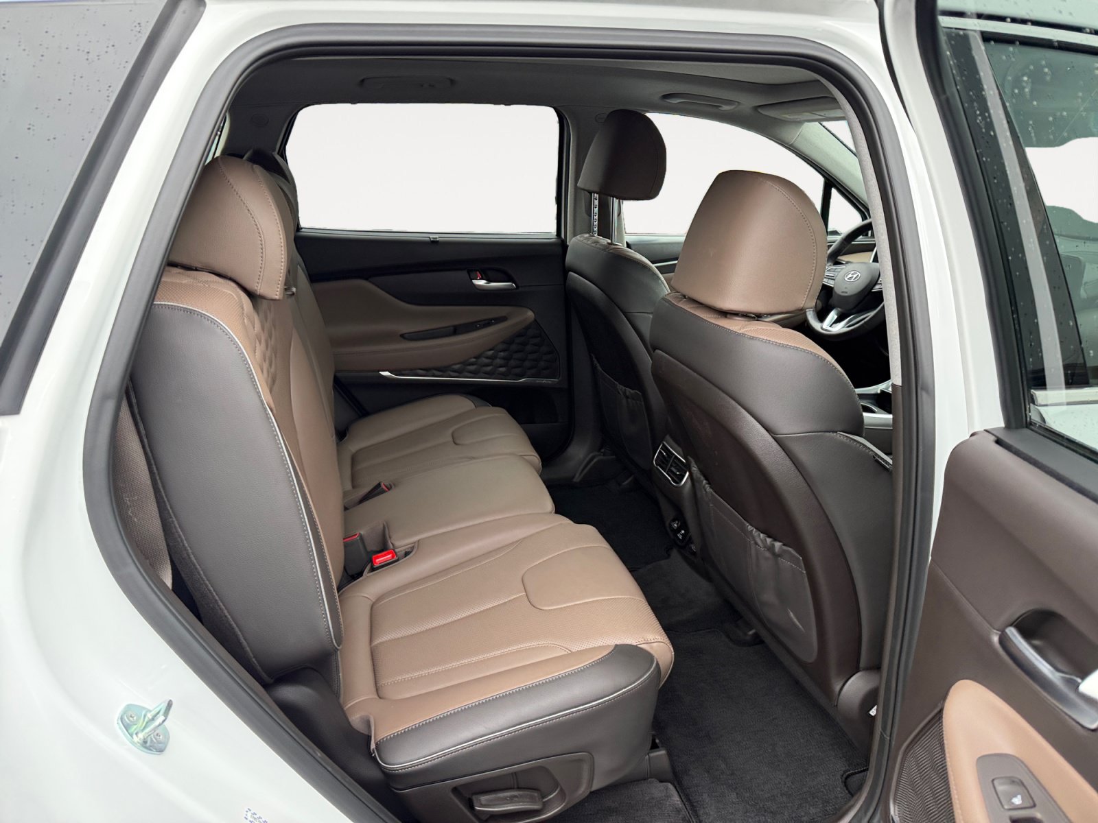 Certified 2023 Hyundai Santa Fe Limited w/ Cargo Package AWD/4WD image 18