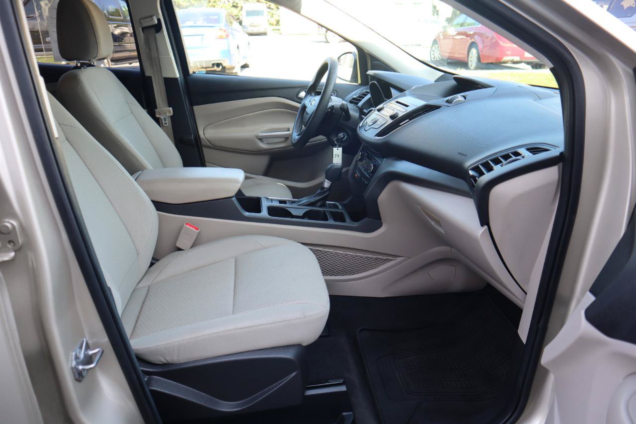 Used 2017 Ford Escape SE FWD image 35