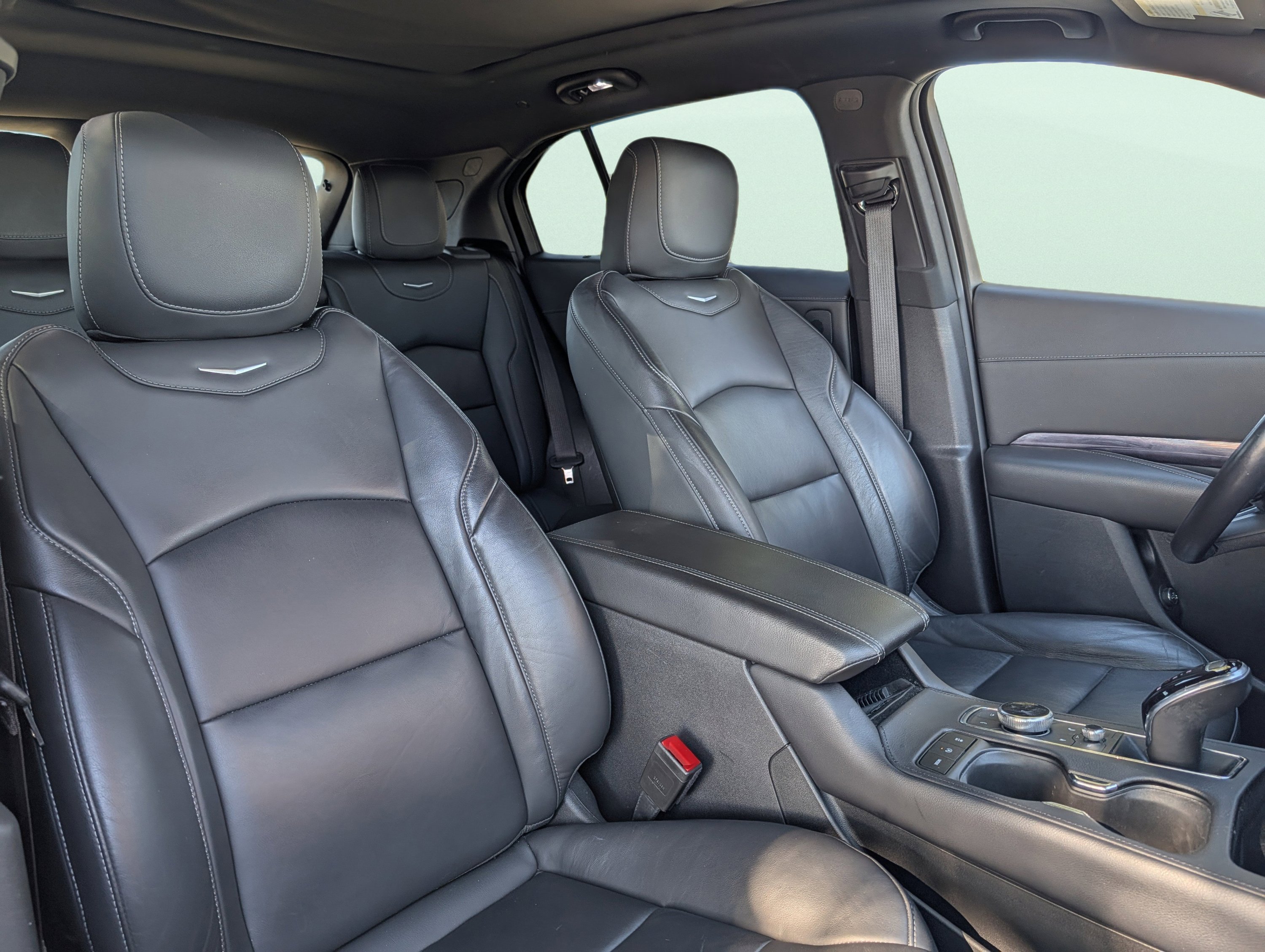 Used 2023 Cadillac XT4 Luxury w/ Cold Weather Package image 24