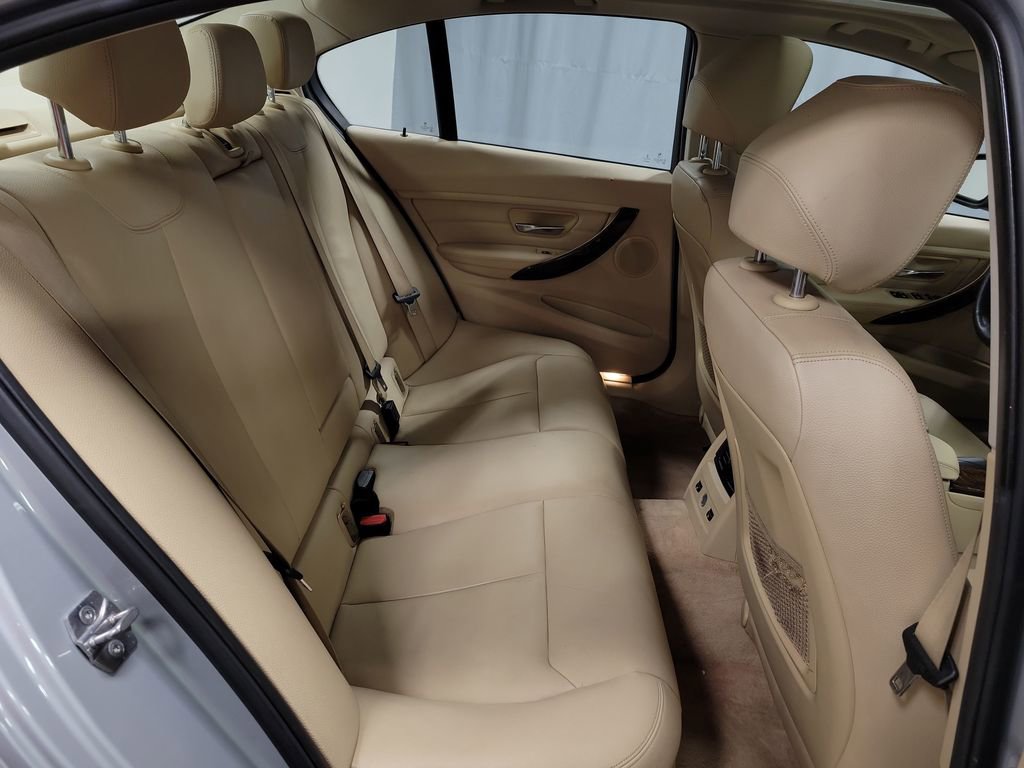 Used 2015 BMW 328i xDrive Sedan w/ Premium Package image 26