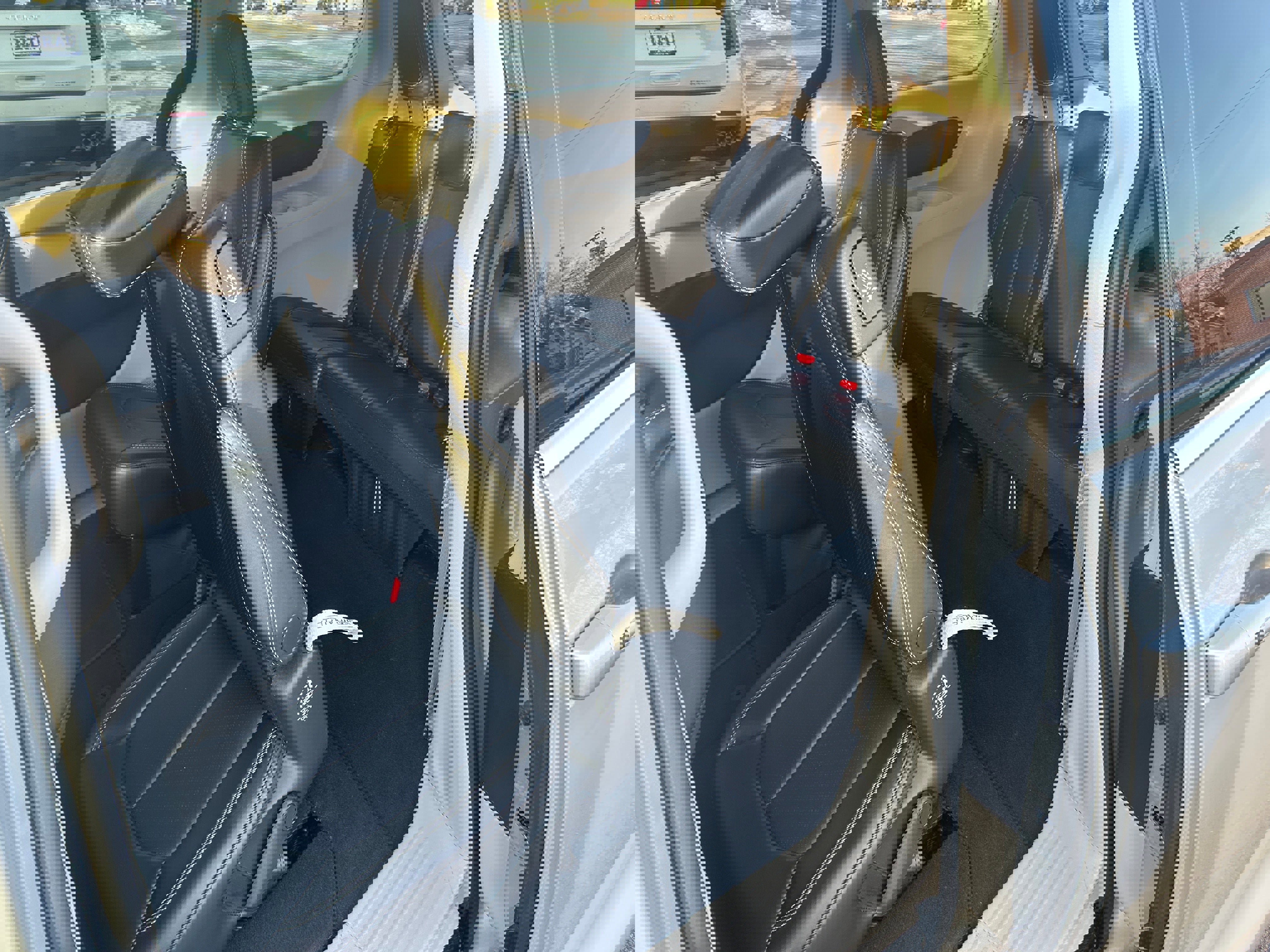 Used 2024 Chrysler Pacifica Touring-L image 33