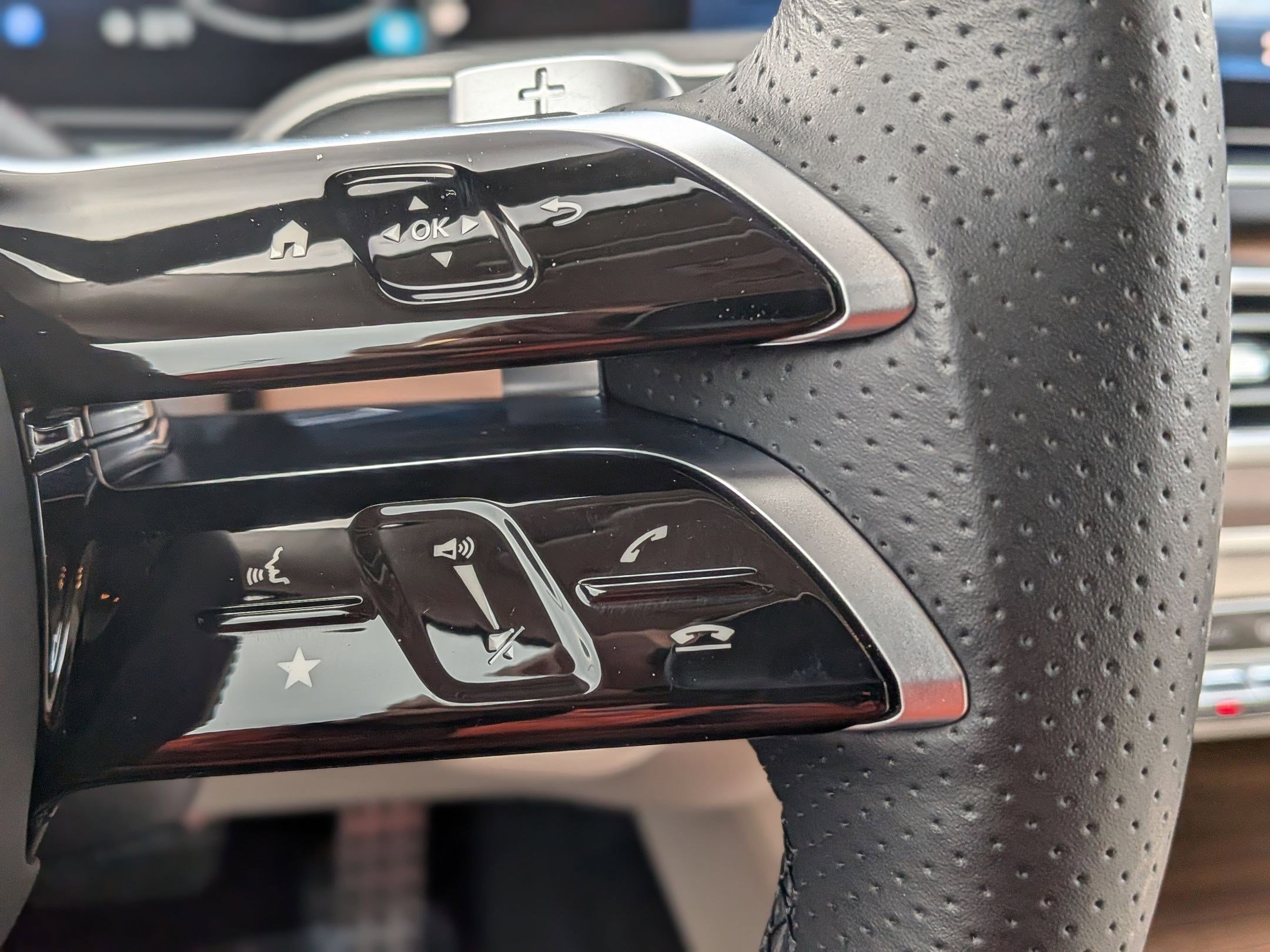 Certified 2025 Mercedes-Benz GLS 450 4MATIC image 17