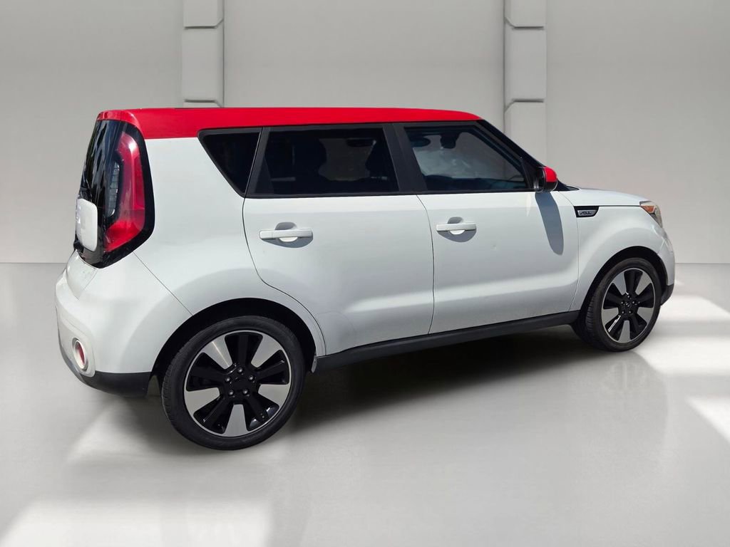 Used 2017 Kia Soul + w/ Designer's Package FWD image 5