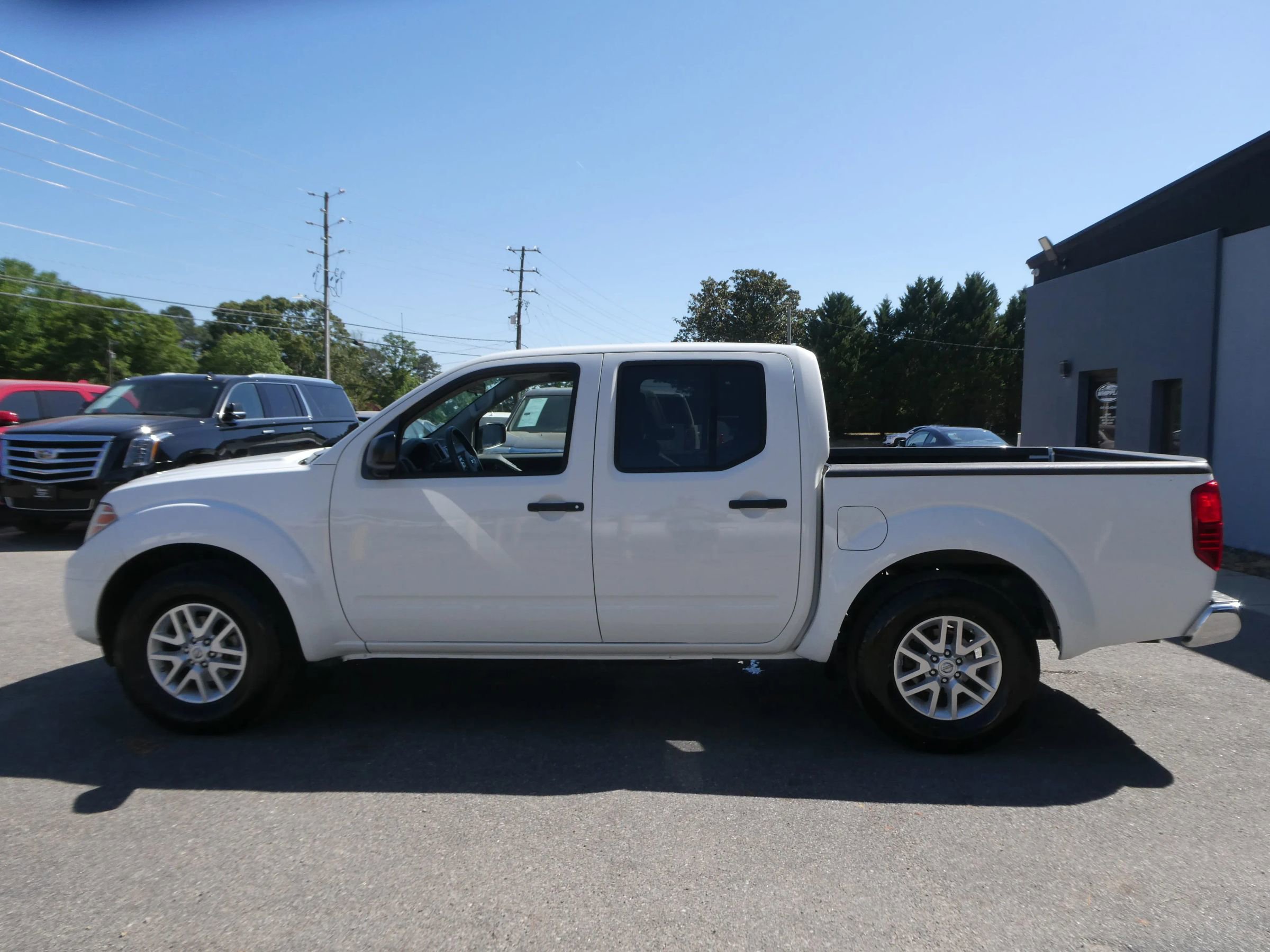 Used 2018 Nissan Frontier SV RWD image 9