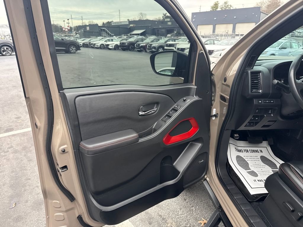 Used 2024 Nissan Frontier PRO-4X w/ Pro Premium Package image 11