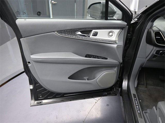 Used 2020 Lincoln Nautilus Reserve w/ Equipment Group 202A image 18