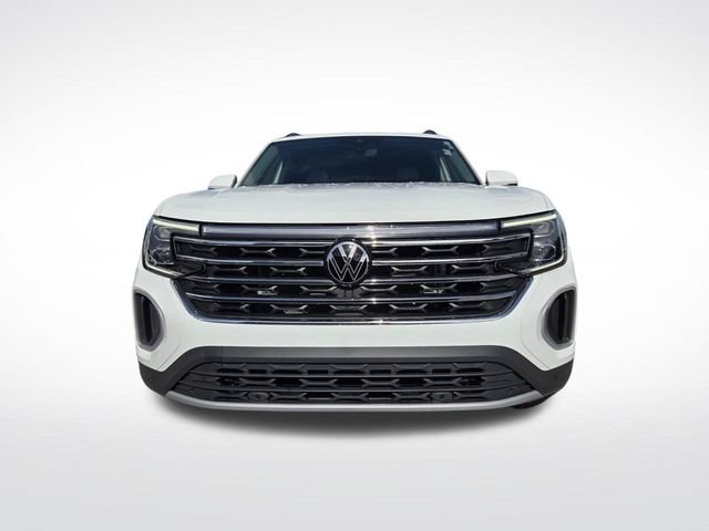Used 2024 Volkswagen Atlas SE w/ Panoramic Sunroof Package FWD image 3