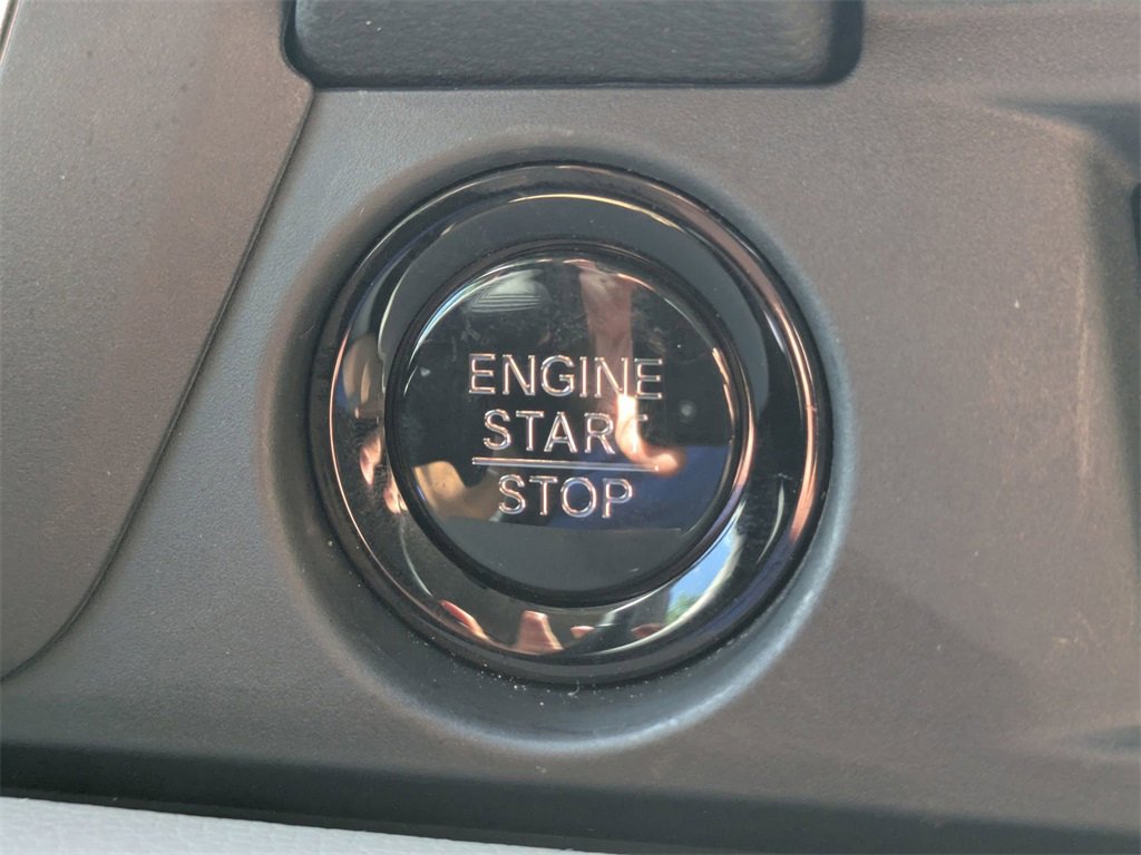 Used 2025 Honda Pilot EX-L image 16