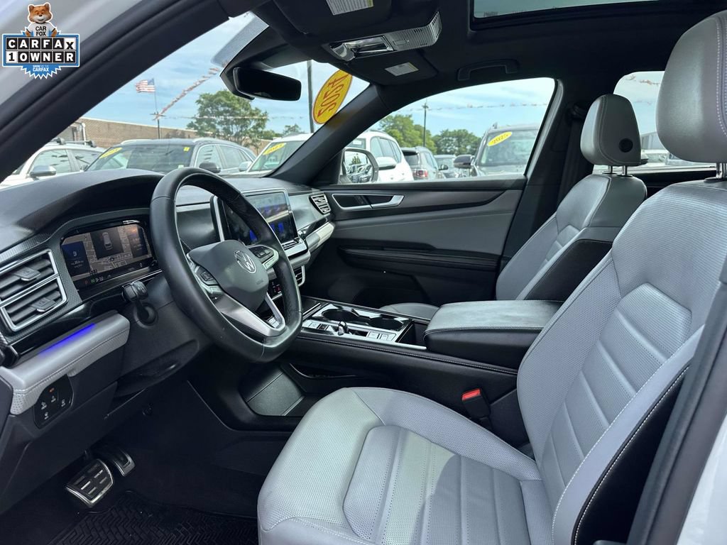 Used 2024 Volkswagen Atlas Cross Sport SEL R-Line AWD/4WD image 14