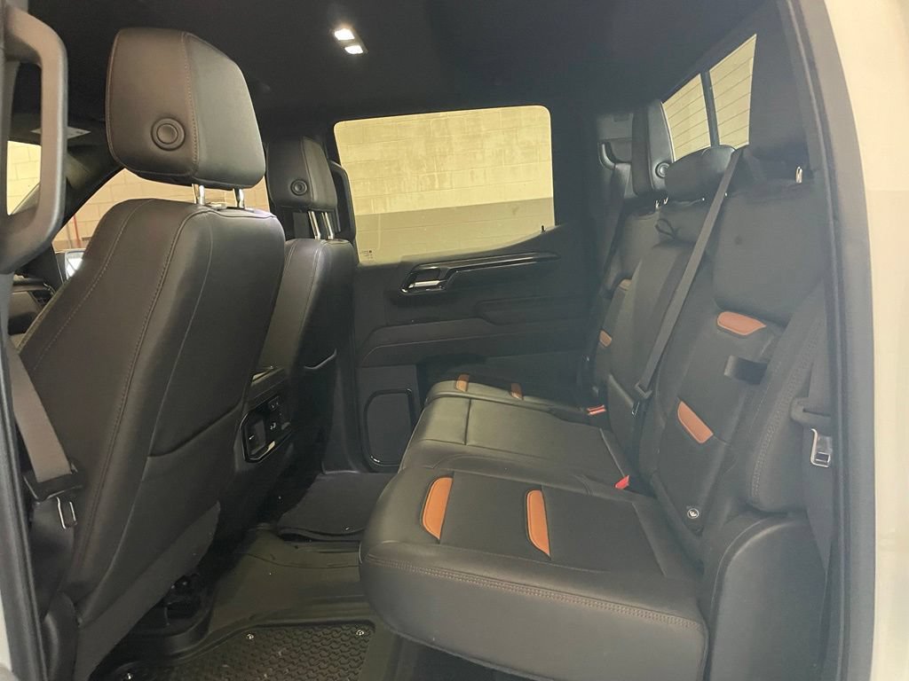 Used 2023 GMC Sierra 1500 AT4 w/ Technology Package AWD/4WD image 17