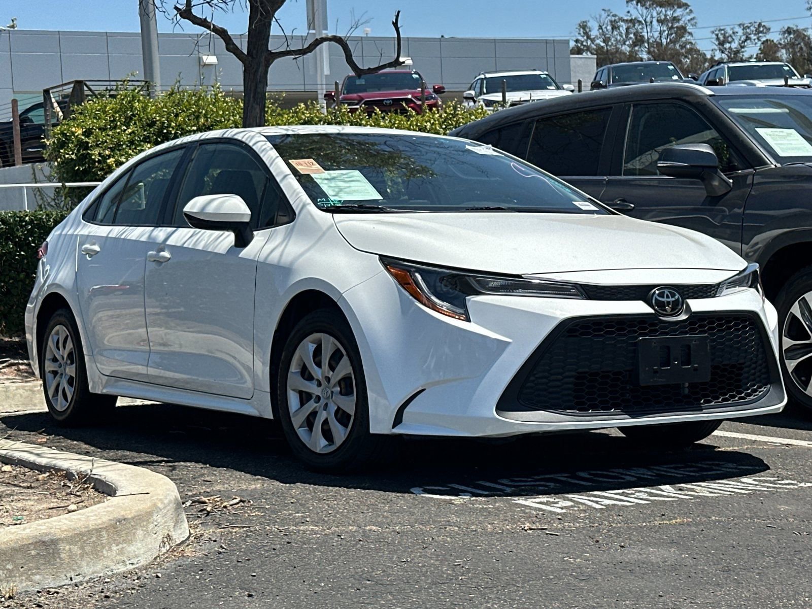 Used 2022 Toyota Corolla LE FWD image 4